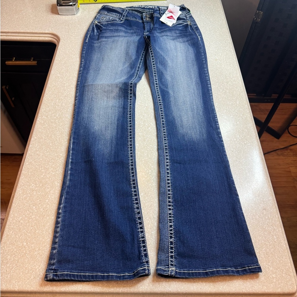 Wallflower Luscious curve Bootcut Jeans. NWT